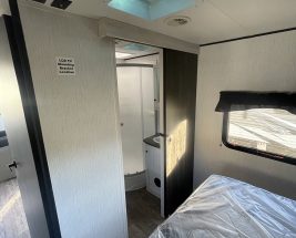 Camper 2022 TRAIL RUNNER 27RKS interior