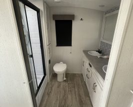 Camper 2022 ASTORIA 2703RB bathroom